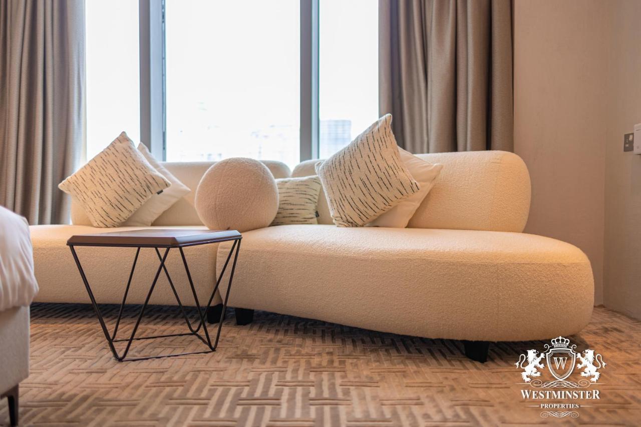 Westminster Dubai Mall Exterior foto A sofa